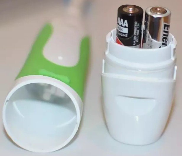 Thay pin cho bàn chải đánh răng