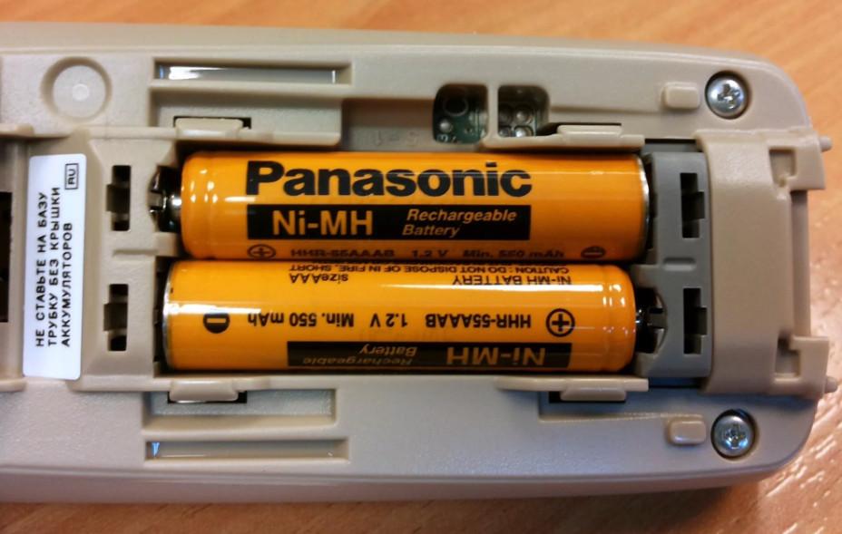 Điện thoại không dây Panasonic cần loại pin nào?