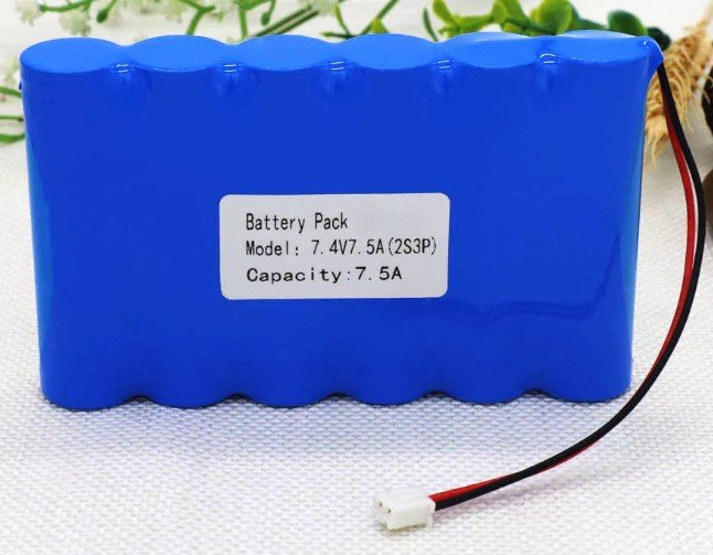 Ví dụ về ký hiệu pin của máy bay không người lái bốn cánh.